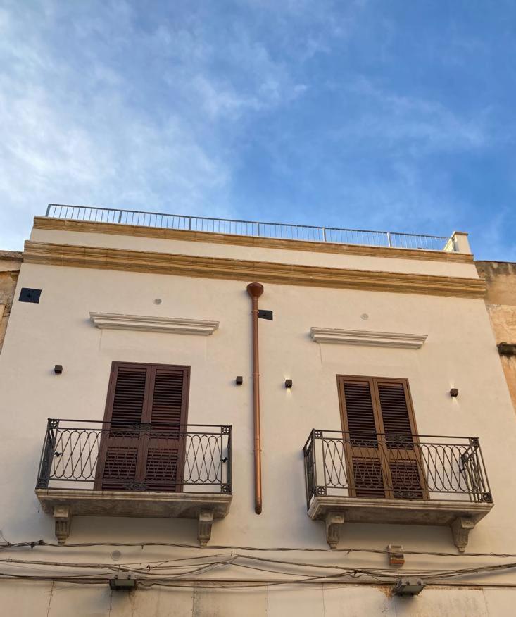 Casa Vacanze Al Trenta3 Marsala Exteriör bild